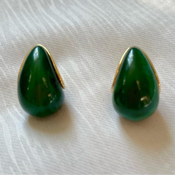 Jade teardrop stud earrings, Green and gold - Picture 2 of 2